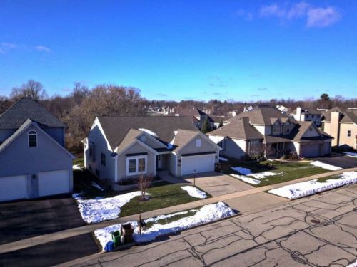 1280 Savanna Ln, Bull Valley, IL 60098-4107