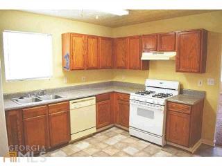 618 Waynes Ct, Atlanta GA  30354-2498 exterior