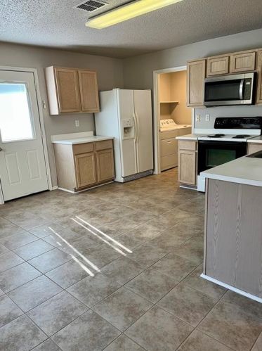 4025 Fox Trot Dr, Fort Worth TX  76123-2525 exterior