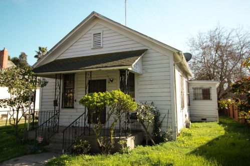 644 4th St, Stockton, CA 95206-2136