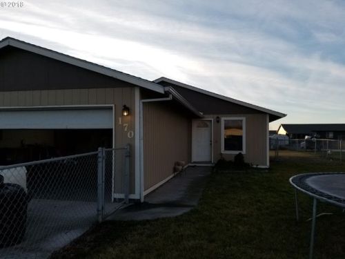 170 10th St, Irrigon, OR 97844