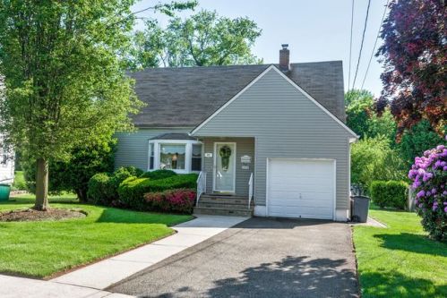 21 Leo Ter, Bloomfield, NJ 07003-4413