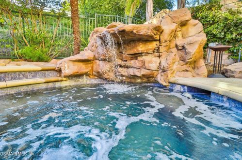 3961 Eagle Flight Dr, Simi Valley CA  93065-0222 exterior