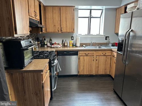 8 Maynard Dr, Erial, NJ 08081-2306
