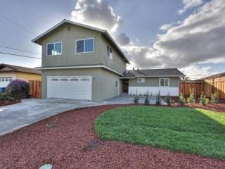 685 Berryessa St, Milpitas, CA 95035-4304