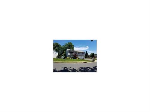 26 Plafsky Dr, Edison, NJ 08817-2252
