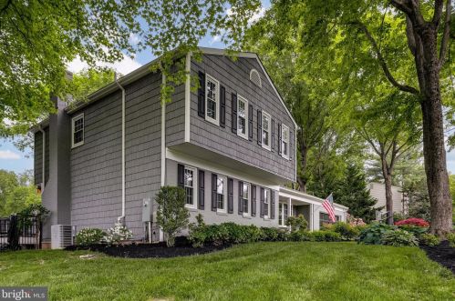 4997 Castle Moor Dr, Columbia, MD 21044-1405