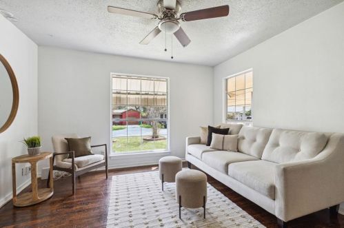 3821 Mercury St, Fort Worth TX  76111-5142 exterior