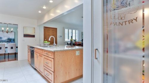 2347 Caracas St, Glendale CA  91214-3004 exterior