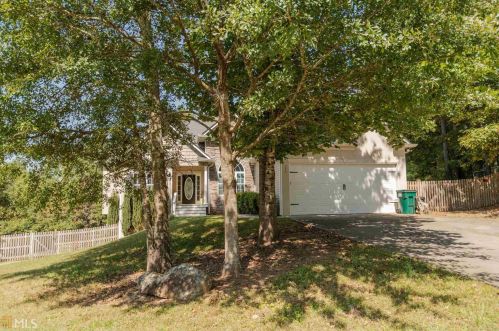117 Natures Pointe Trl, Carrollton, GA 30117-8371