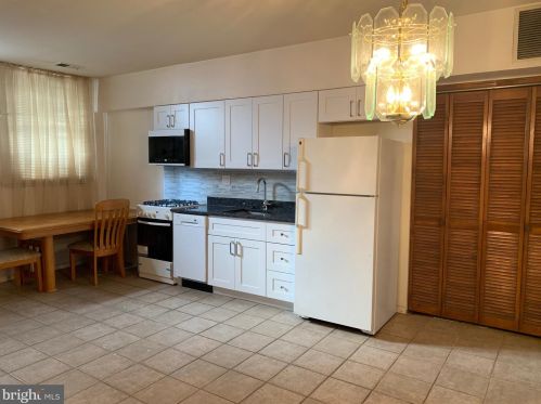 1829 Kater St, Philadelphia, PA 19146-1436