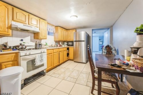 102 16th St, Paterson NJ 07524-2009 exterior