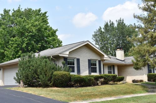 40 Surrey Hill Rd, Palos Heights, IL 60463-1239