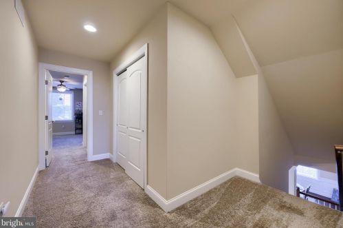 541 Prince George Dr, Lancaster PA 17601-8801 exterior