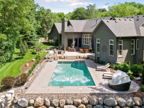 2165 Charlton Rd, Saint Paul MN  55118-4738 exterior