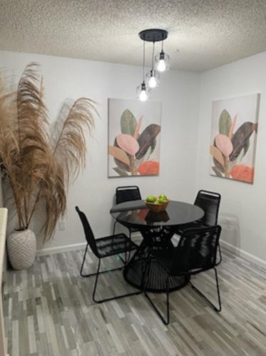 9109 Village Glen Dr, San Diego, CA 92123-5440