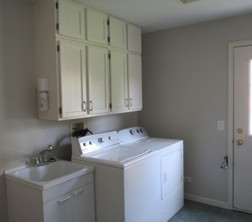 208 Julie Ln, Pingree Grove IL  60140-8393 exterior