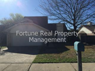 1081 Hills Ter, Fort Worth TX  76179-3417 exterior