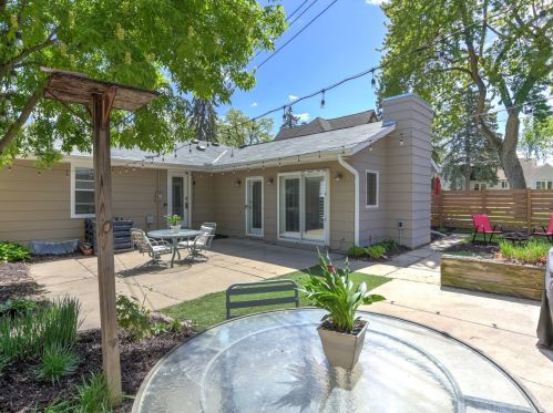4940 Cedar Ave, Minneapolis MN  55417-1237 exterior