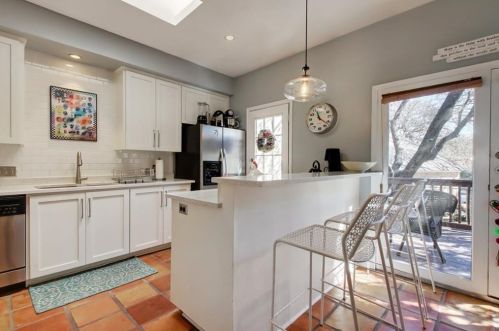 6904 Dogwood Holw, Austin TX  78750-8213 exterior