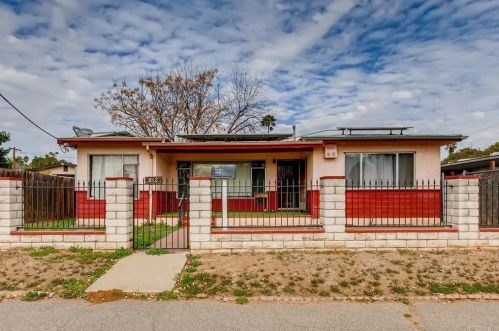 812 9th Ave, Escondido, CA 92025-3906