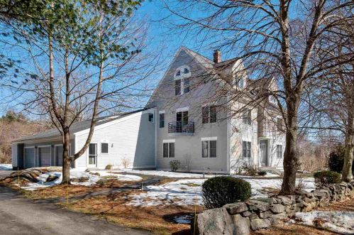 71 Wallis Rd, Rye, NH 03870-2220