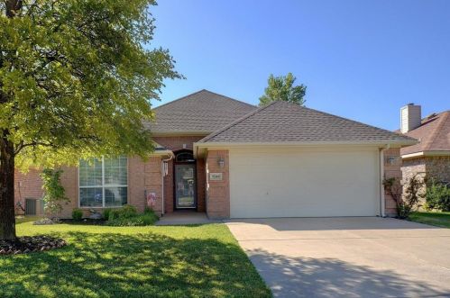 9144 Winding River Dr, Fort Worth TX  76118-7757 exterior