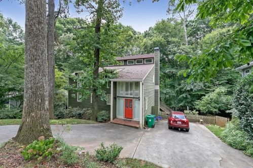 1086 Burton Dr, Atlanta GA  30329-4012 exterior