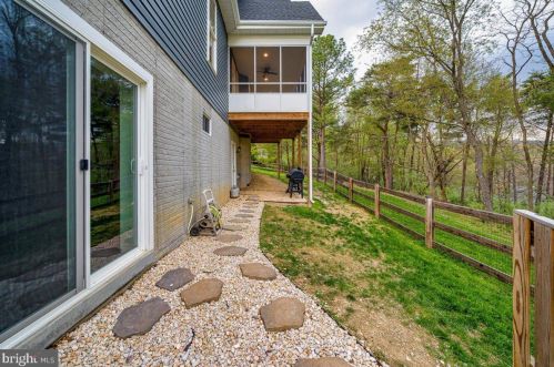 365 Prado Way, Berkeley Springs WV  25411-3264 exterior