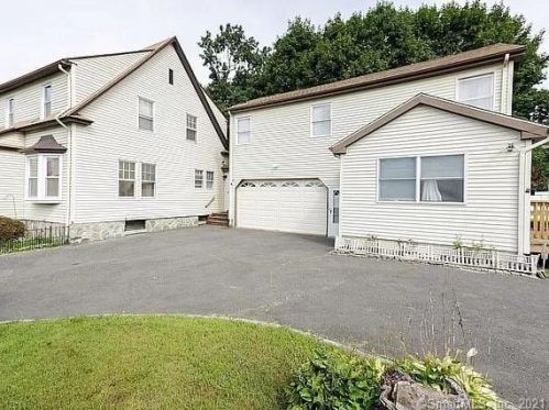 11 Gordon St, Waterbury, CT 06710-1138