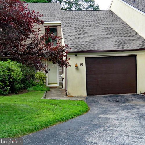 6 Kincaid Ct, Media, PA 19063-1148