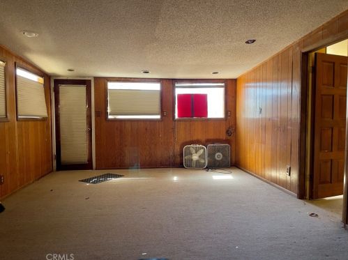 3640 Columbia Ave, Riverside CA  92501-1605 exterior