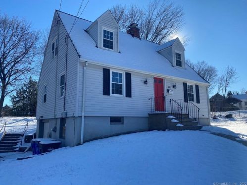 492 Maple St, Hartford, CT 06109-3733