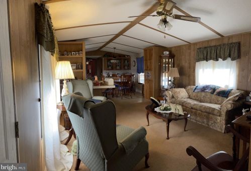261 Mayflower Dr, Buena Vista Township, NJ 08310-1311