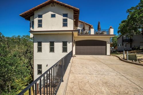 8059 Pine Branch Rd, Lake Nacimiento, CA 93426-9630