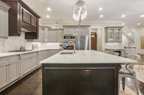 2292 Meadowvale Dr, Atlanta GA  30345-3543 exterior