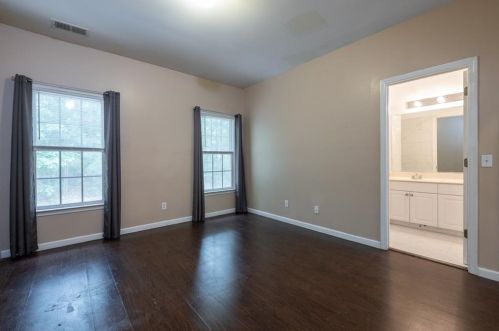 275 Lawrence Pl, Atlanta GA  30349-1068 exterior