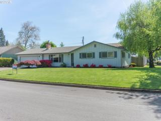 2145 Viewmont Ave, Springfield OR  97477-1779 exterior