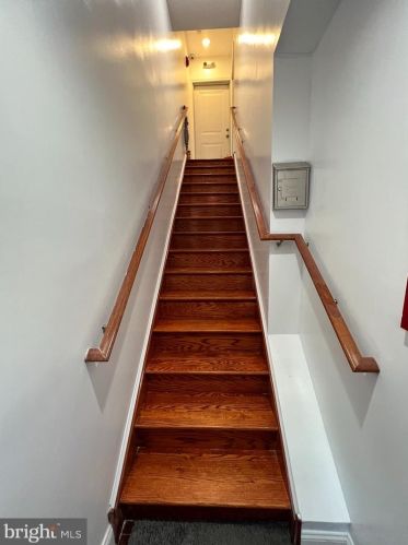 1002 Green St, Philadelphia, PA 19123-3304