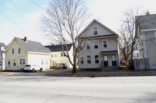 98 State St, Brewer, ME 04412-1981