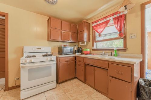 12720 Honore St, Dixmoor, IL 60406-2206