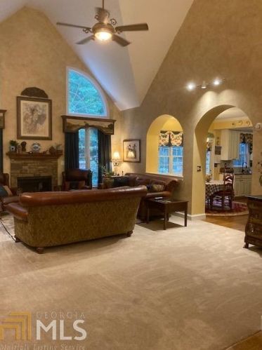10 Byron Nelson Ct, Newnan, GA 30265-2037