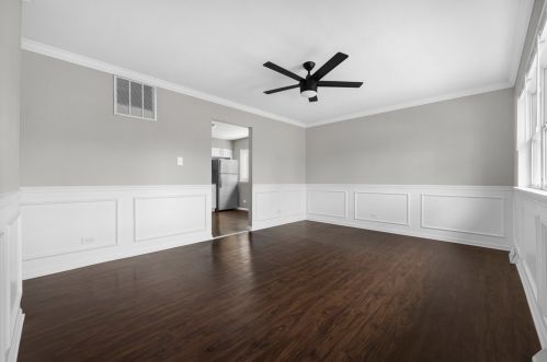 1747 Webster Ln, Des Plaines, IL 60018-2060
