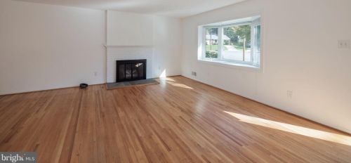 5720 Anola Ct, Springfield VA  22151-2801 exterior