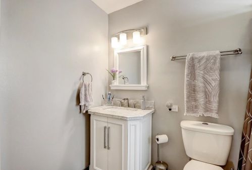 413 Indianwood Dr, Carol Stream IL  60188-1561 exterior