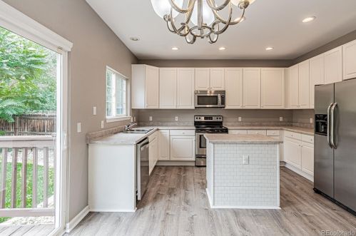 18654 Crestridge Dr, Aurora, CO 80015-5128