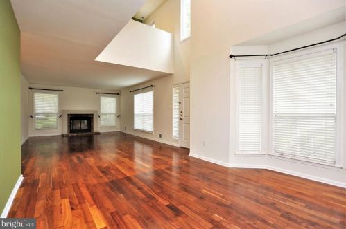 24 Dorset Ct, Princeton NJ  08540-7054 exterior