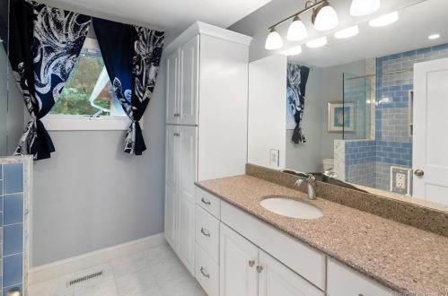 26 Grey Hollow Rd, Norwalk CT  06850-1305 exterior