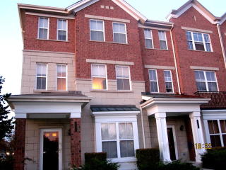 4908 Eastwood Ave, Chicago, IL 60630-4359
