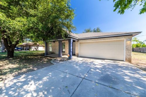 223 Meadow Ln, Martindale, TX 78655-3827